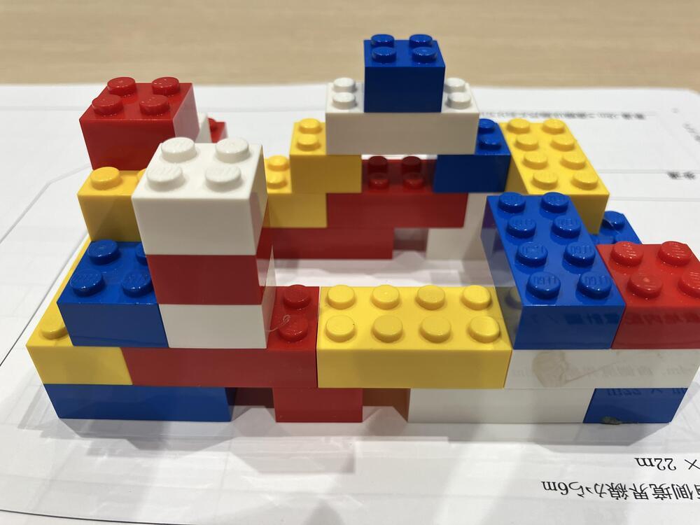 レゴブロックを使って体験します