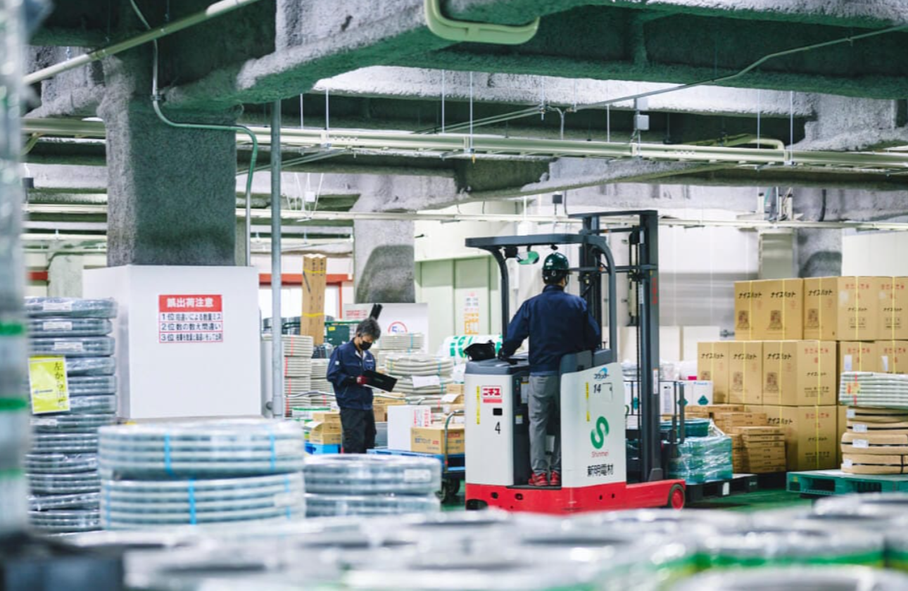 必要なものを、どこよりも早く。豊富な商品と物流スピードが強み。