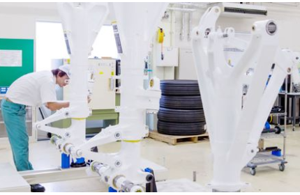 国内で航空機の脚を作れるのは住友精密だけ!