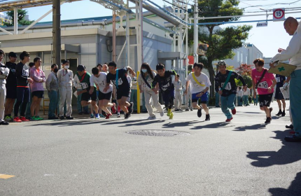 運動会や夏祭りなどのイベントがあり、社員同士の交流が盛んです!