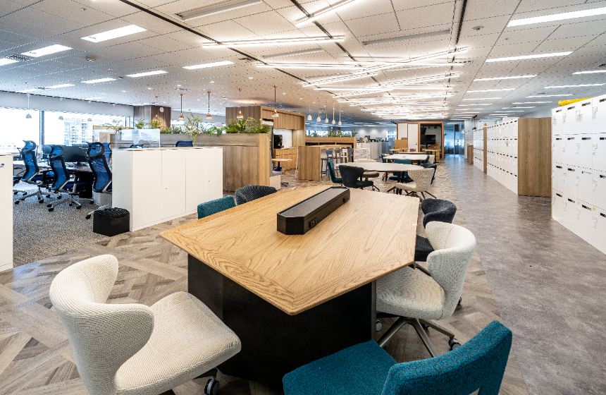 新事務所に移転！働きやすさを重視したフリーアドレス