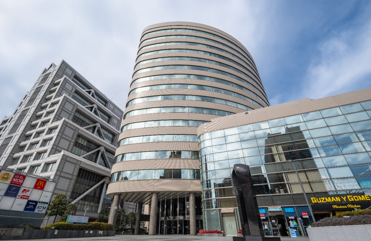 オープンなオフィスで日々プロジェクトを進めています