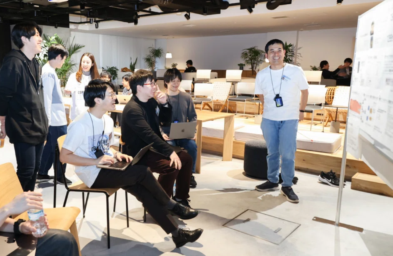 職種・業種の異なるメンバーがポスターセッションを通して経験や知見を共有し、当日参加したメンバーとディスカッションを行い、交流を深める場