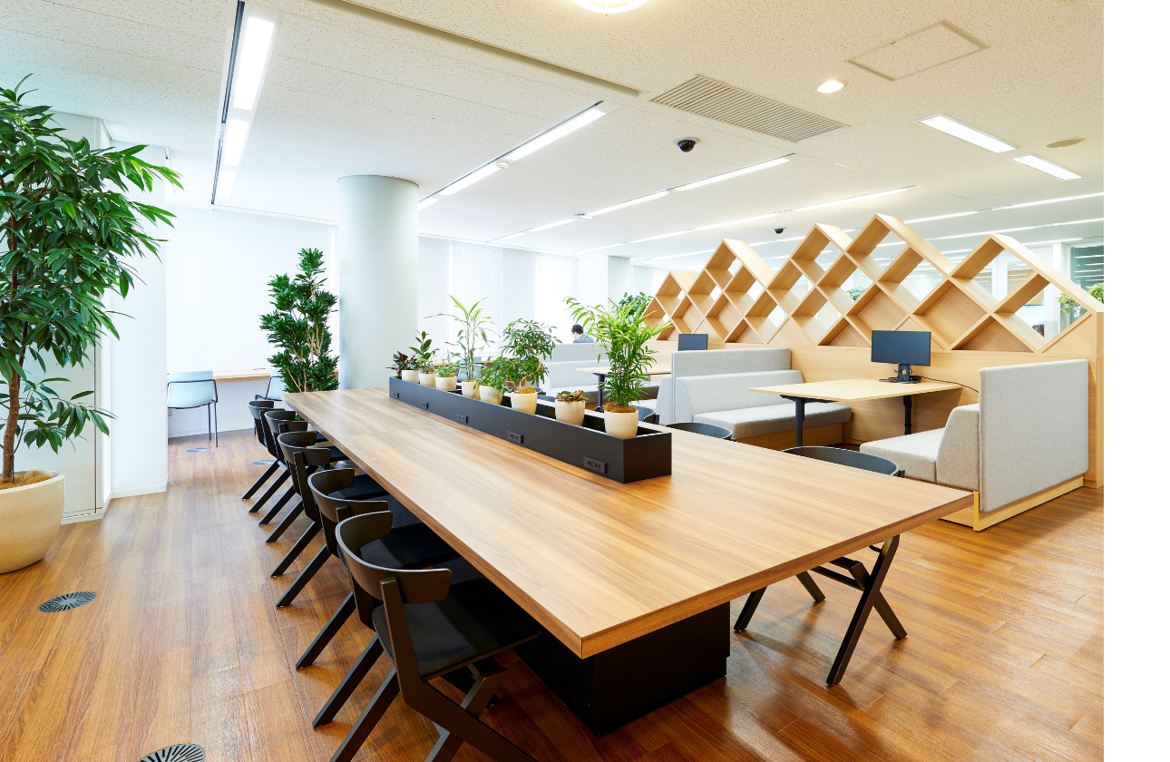 様々な状況に合わせて集中して仕事ができる環境を整えています。