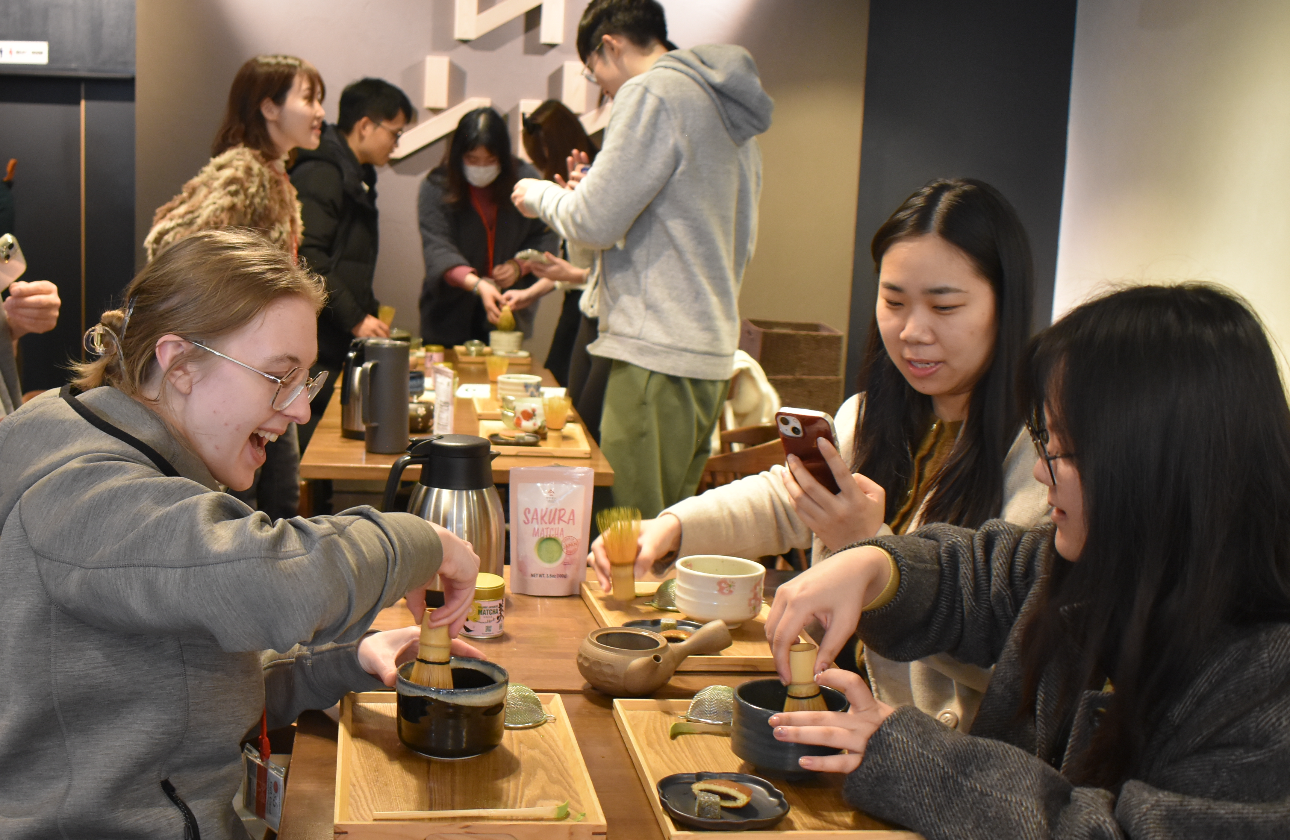 【社員のアイディア】で世界を輝かせる!