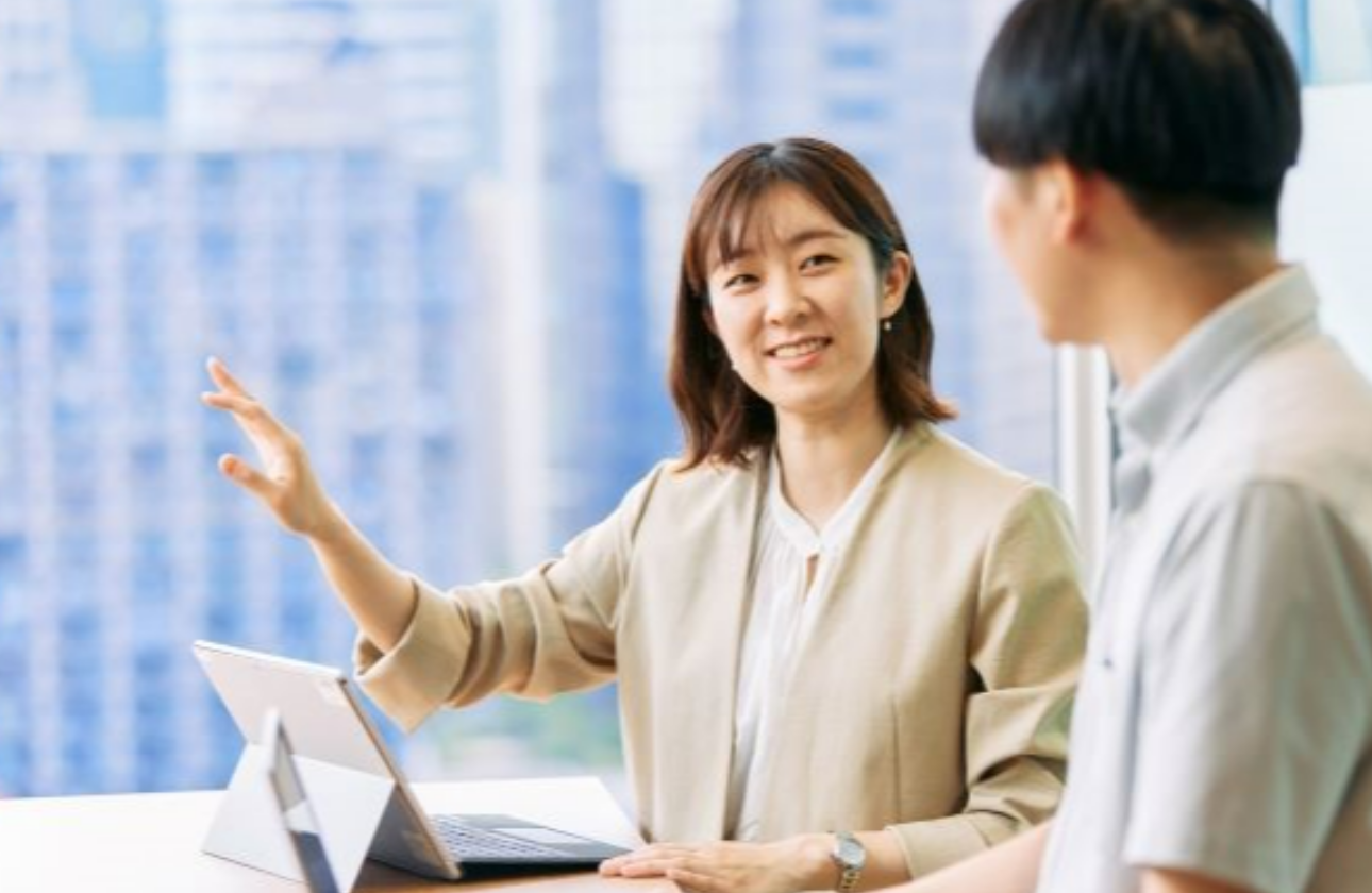 コンサルタントと研究員による協働、互いを高めあう環境