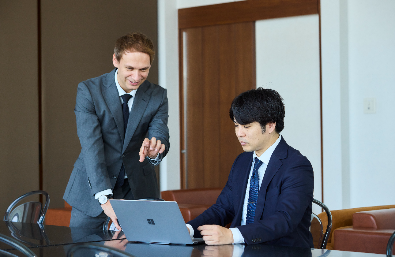 大手コンサルティングファームやSIer出身の経験者が多く、手厚い教育を受けることができる環境