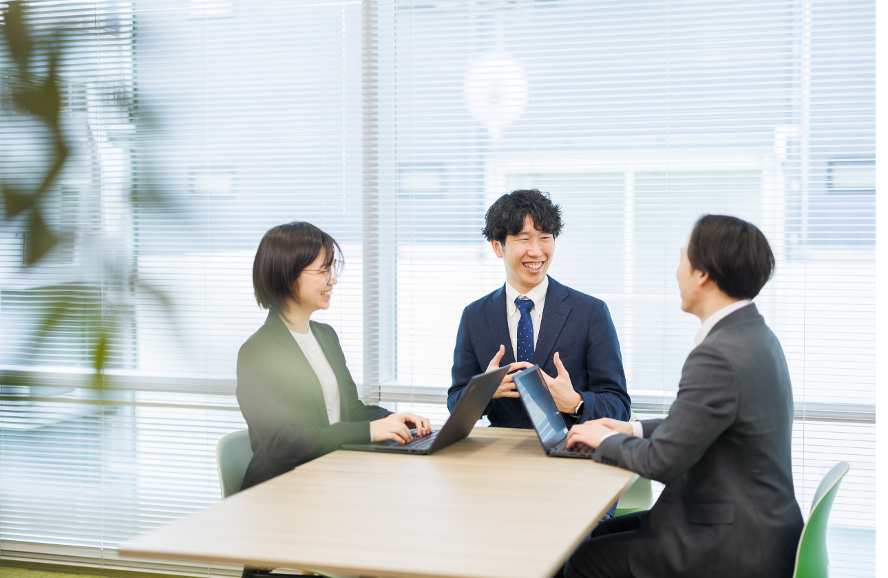 部署や年齢に関係なく雑談できる社風です。