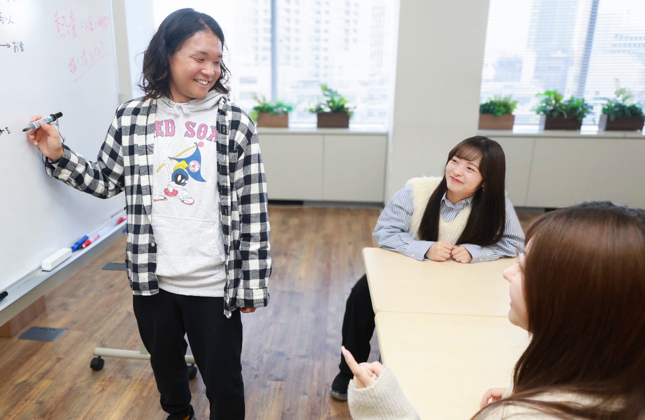 社内プロジェクトなど、部署の垣根を越えて仕事をすることもあります