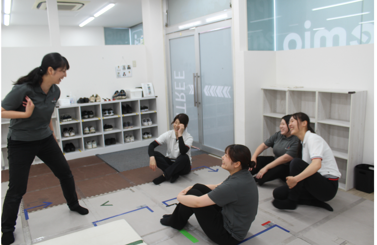 「運動が苦手…」「身体動かすことが好き！」
どんな人でも安心してください。自慢の研修制度でどんな人でもプロになることができます！
