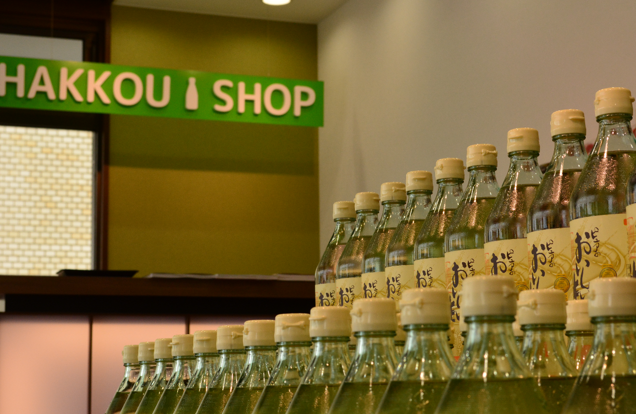 当社の看板商品である「ピュアのおいしい酢」
口コミで広がり今では年間400万本を超える売り上げを誇ります。