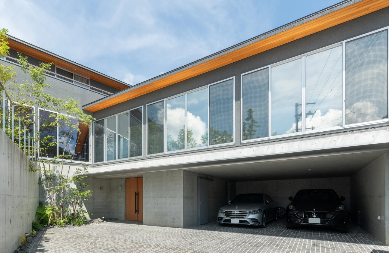 CASE229 「緑陰に佇む重厚邸宅」