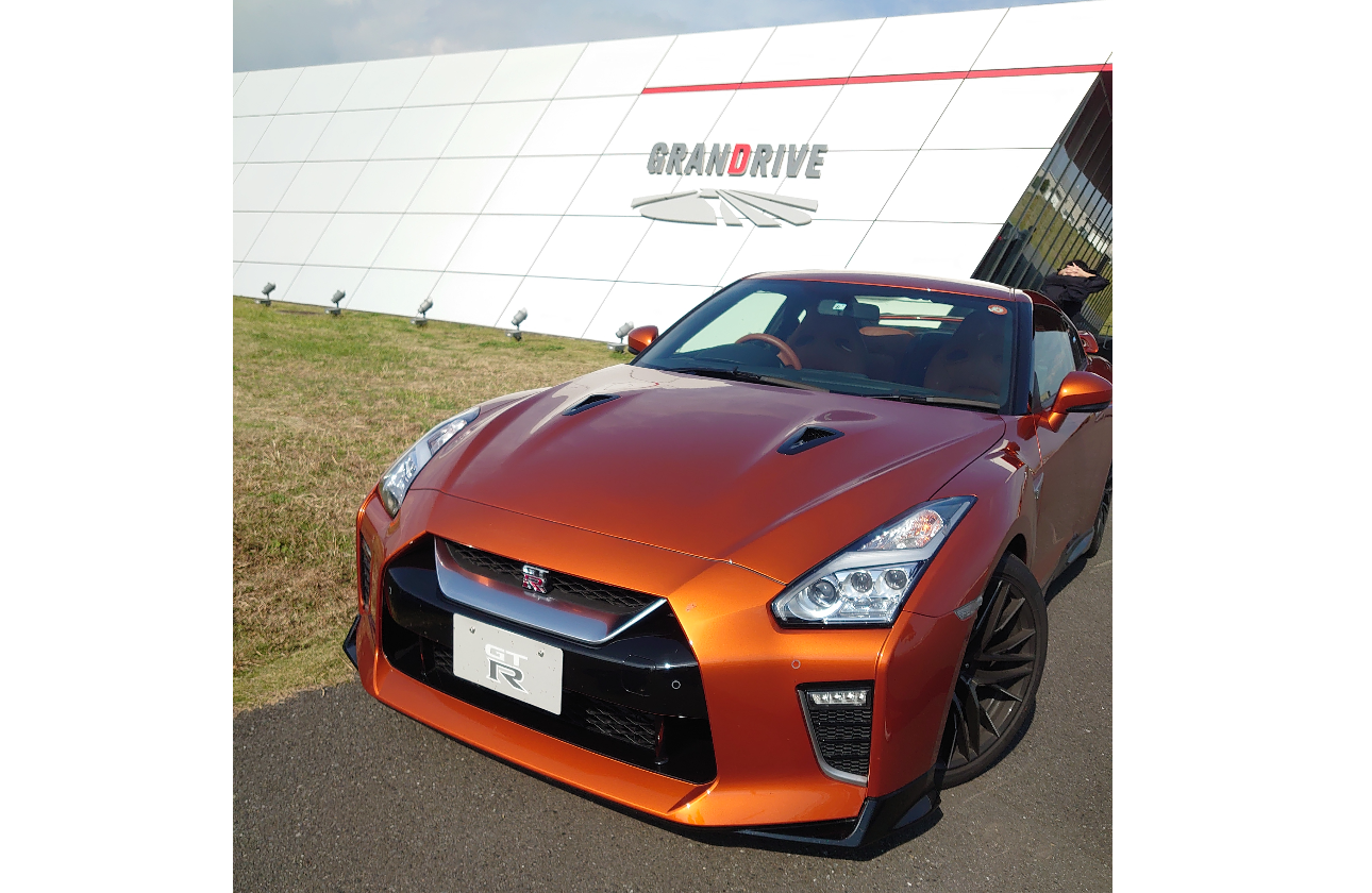 クルマに詳しくなくても安心な充実した研修制度