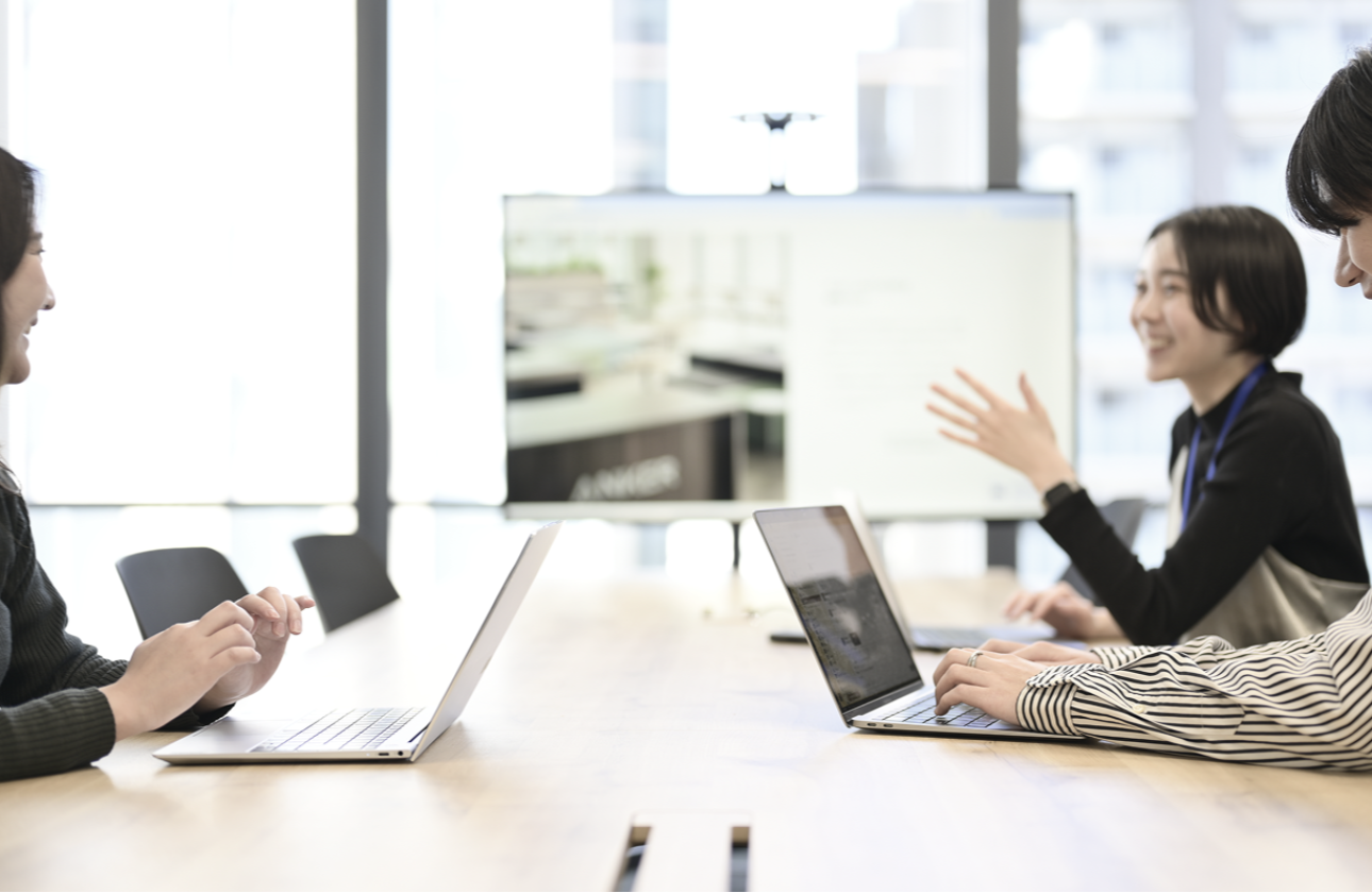 少数精鋭で、大きな挑戦を。