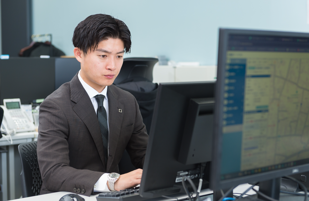 「時給バイトで終わらせない。　このインターン、本気の実務です。」