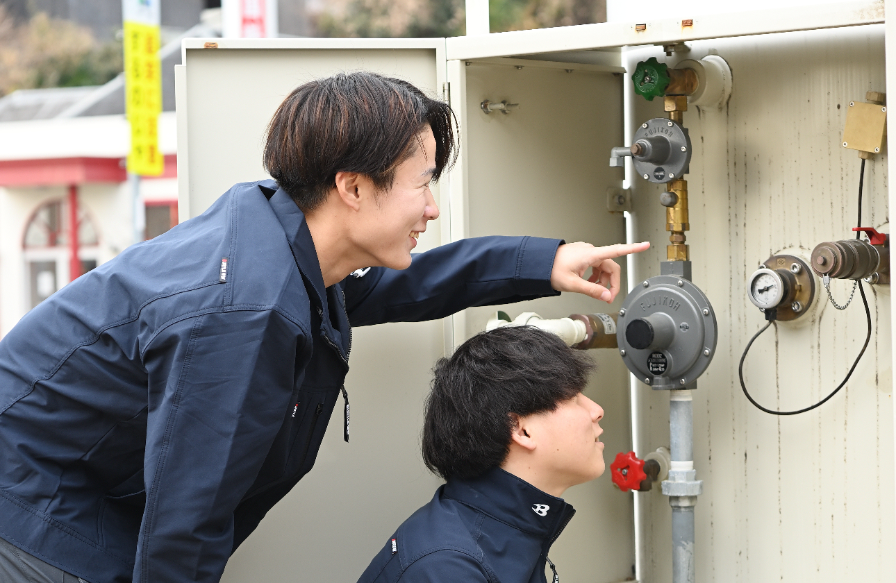 会社と地域に必要とされる“エネ人”になるために。新入社員研修や資格取得研修など充実のサポート体制を備え、着実で無理のない指導をしていきます。