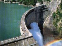 エネルギー新時代をむかえ、エネルギーを支える誇りを胸に、”挑む。”をモットーにさまざまな分野に挑み続けるのが関電です。