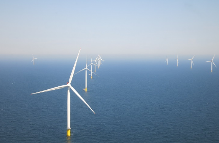 幅広い産業を支え、時代とともに変遷する専門的な仕事(金融)