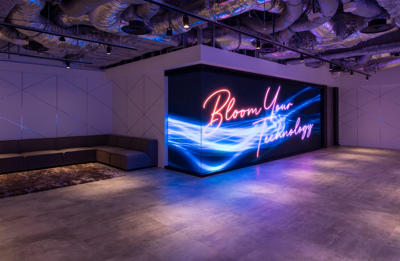 IT、成長、スピード。 20代勝負を掛けるならDirbato。